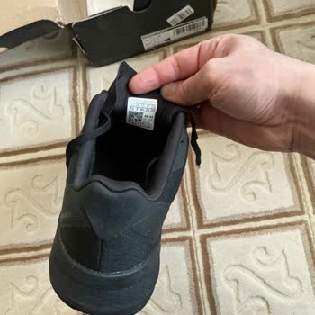 Yanlış Numara Ayakkabı Gönderildi, Doğru Ürünün Hemen Teslimini Talep Ediyorum