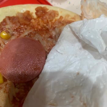 Kıl Dolu Ve Aşırı Sulu Pizza, Aile Boyu Yemek Yiyemedik