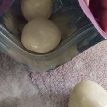 Hepsiburada'dan Gelen Çilek Drajesi Paket Yırtık, Bayat Ve Eksik