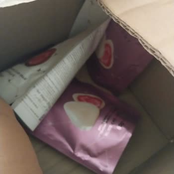 Hepsiburada'dan Gelen Çilek Drajesi Paket Yırtık, Bayat Ve Eksik