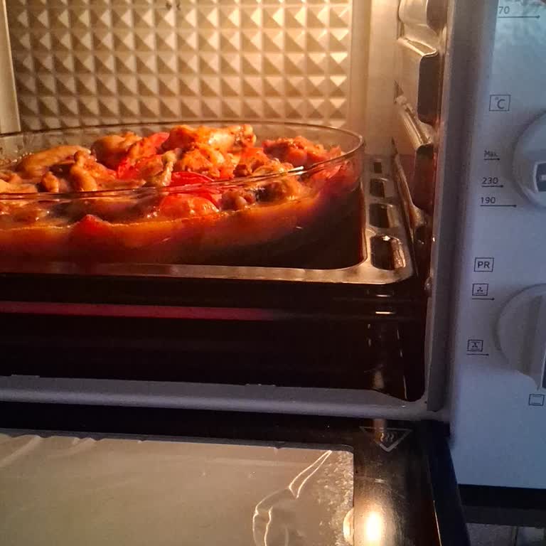 Simfer Fırınının Tepsileri Ve Izgarası Raylardan Kayıyor, Güvenlik Riski