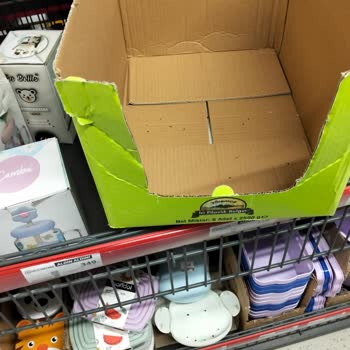 A101 Mağazasında Hijyen İhlali: Çöplerden Toplanan Ekmek Ve Fare Pislikleri