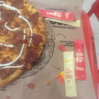 Terra Pizza Niğde AVM Şubesinde Hijyen Sorunu Ve Güven Kaybı