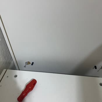 Teslim Edilen Gardırop Kurulumda Dağılmaya Başladı, Parça Ve Vida Talebi