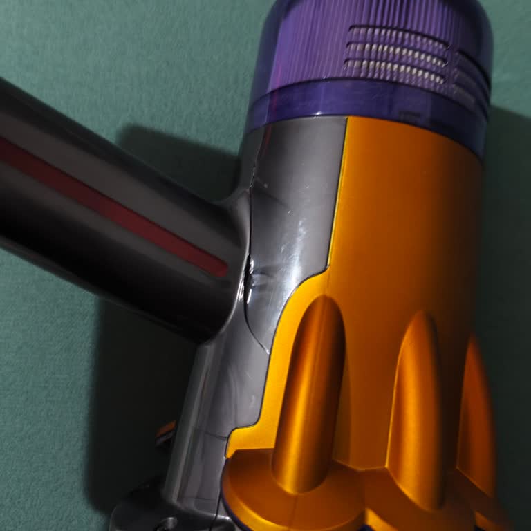 Garanti Kapsamı Olmasına Rağmen Dyson V12 Gövde Çatlaması Reddi