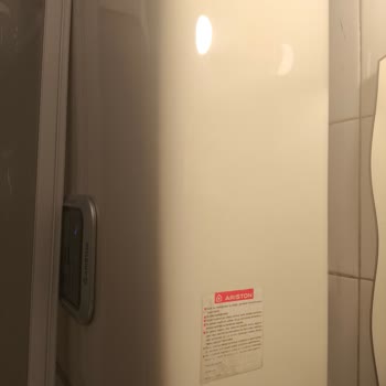 İzmir Ariston Servis Ariston Termosifonun Tekrarlayan Su Kaçırması ve Cevapsız Servis