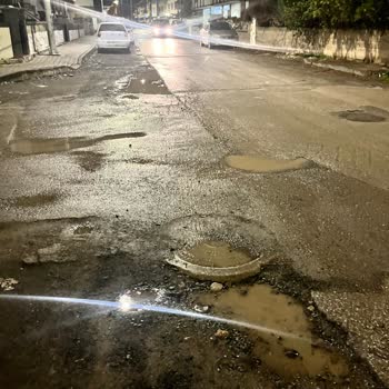 Hocabey Mahallesi 1052-1053 Sokaklarda Asfalt Yokluğu Yağmurda Çamur Ve Geçiş Zorluğu