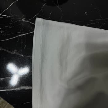 Mavi Boya Sızdıran Jean, Beyaz Ayakkabı Ve Bluzumu Mahvetti