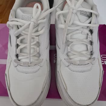 Skechers Ayakkabısında Teklerinde Farklı Delikler Ve Değişim Reddedildi