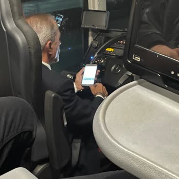 Şoförün Telefon Kullanımı Yolculuk Güvenliğini Tehlikeye Attı
