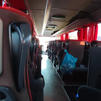 Arızalı Otobüs, Soğuk Ve Güvensiz Yolculuk