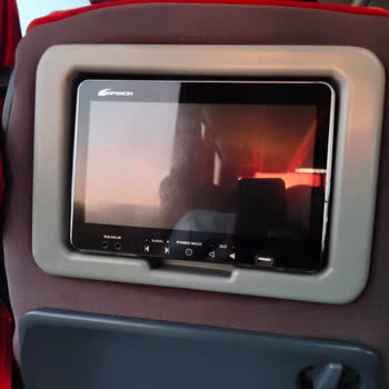 Arızalı Otobüs, Soğuk Ve Güvensiz Yolculuk