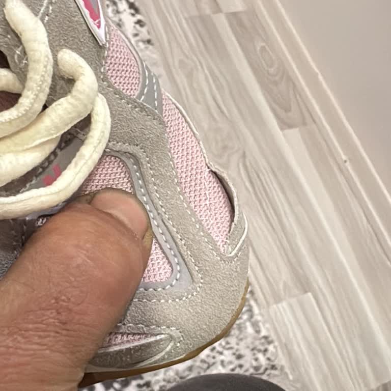 Yırtık Çocuk Ayakkabısı İçin Değişim Kodu Bekleniyor