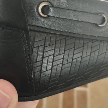 Derimod Ayakkabısında Çatlaklar Müşteriyi Hayal Kırıklığına Sürükledi