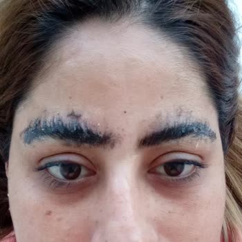 Heaven Deluxe Uşak’ta Kaş Laminasyonu Sonrası Siyah Kaşlar Ve İade Talebi