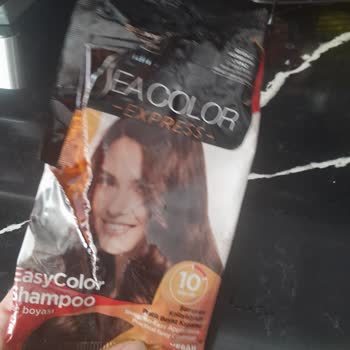Gratis Mağazasından Alınan Saç Boyası Sızmış Ve Son Kullanma Tarihi Okunamıyor