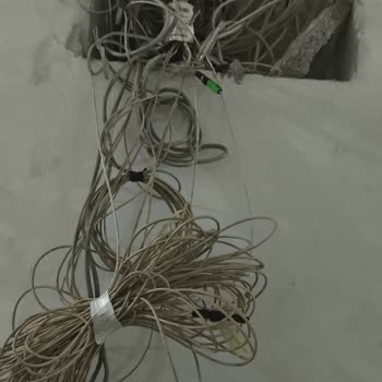 Turkcell Superonline Teknisyenleri Komşuların İnternet Kablolarını Kesti, Acil Çözüm Bekleniyor