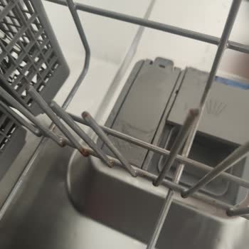 Arçelik Bulaşık Makinesinde Boya Atması, Korozyon Ve Küf Sorunu Nedeniyle Sepet Değişimi Talebi