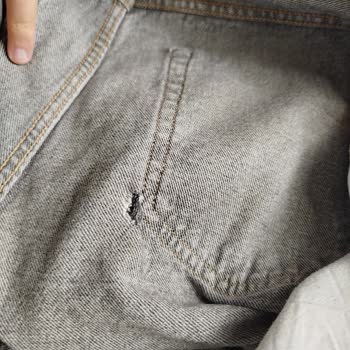 Bershka Jeans Pantolonlarda Arka Cepten Yırtılma Ve Kalite Şikayeti