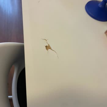 İKEA Ümraniye Mağazasında Kısa Sürede Çatlayan Çalışma Masasına Fiziki İnceleme İsteği