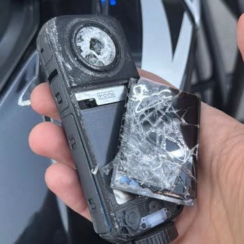 Knmaster Kırık Kamera Aparatı Güvenlik Riski Ve Tazminat Talebi