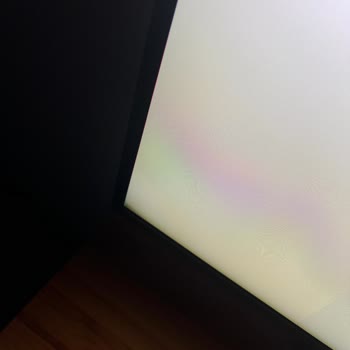 Samsung Neo QLED TV'de Görüntü Bozuklukları Ve Değişim Talebi