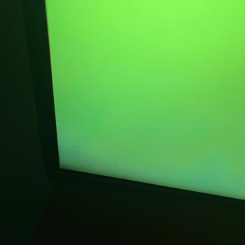 Samsung Neo QLED TV'de Görüntü Bozuklukları Ve Değişim Talebi