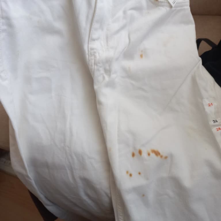 Ayıplı Pantolon İadesi Mağazadan Reddedildi, Ücret İadesi Talep Ediliyor