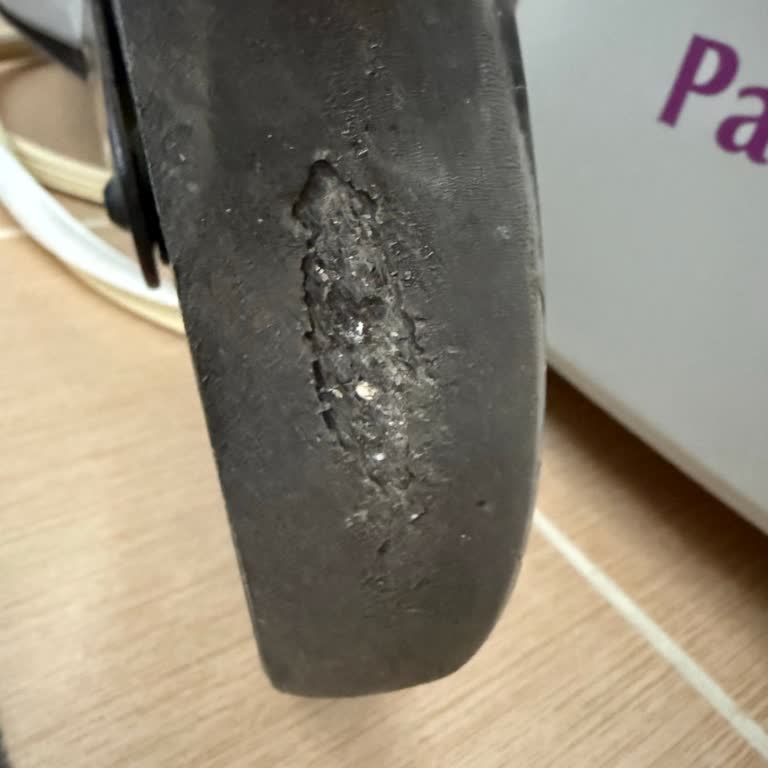 Oxelo Scooter Arka Tekerlek Aşırı Aşınma Ve Ücretsiz Değişim Talebi