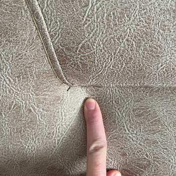 Yanlış Renk Ve Kusurlu Koltuk Takımı İçin Değiştirme Talebi