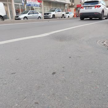 Kartal’da Çukurlu Yollar Kaza Riskini Artırıyor