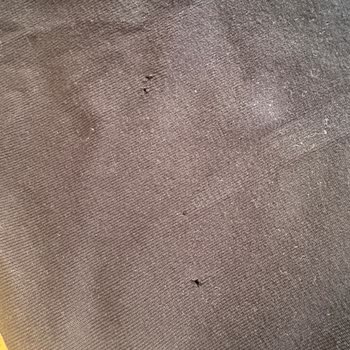 Massimo Dutti Hırkasında Sırt Delik Sorunu Kullanıcı Hatası Olarak Reddi