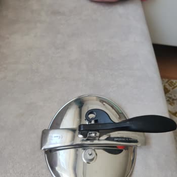 Düdüklü Tencerenin Sibop Kapağı Normal Kullanımda Kırıldı