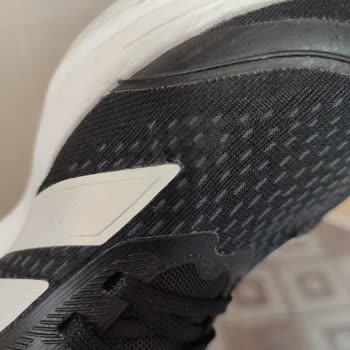 Adidas Ayakkabım Kısa Sürede Açıldı Ve Taban Çökmesi Yaşandı, Mağaza Değişim Reddetti