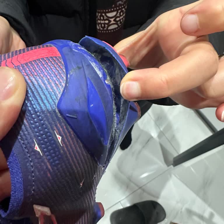 Puma Ultra 5 Ultimate Kramponunun Kısa Sürede Açılan Tabanı Ve Kırık Dişi