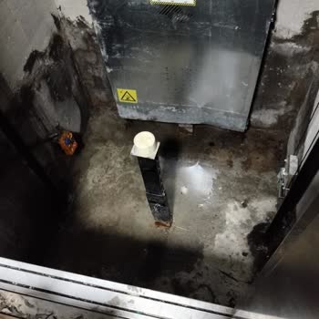 Erdeğer Asansör Kuyusunda Yalıtım Ve Altyapı İle İlgili Ciddi Problemler Yaşıyoruz