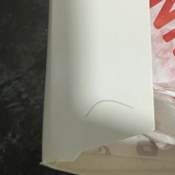 Kıl Çıkan Yemekte İade Reddi Ve Hijyen İhlali