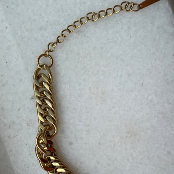 Çelik Olduğu Söylenen Kolyenin Hızlı Kararması Ve Yanıltıcı Satıcı Beyanı