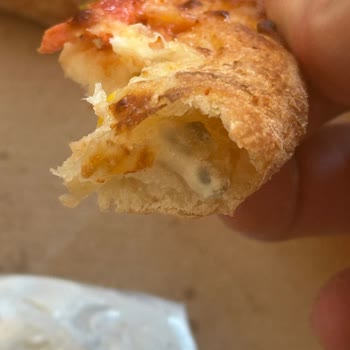 Küflü Pizza Sağlık Riskine 1100 TL İade Bekliyor