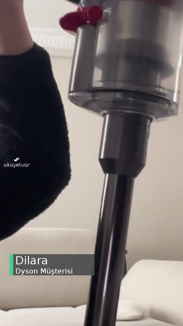 Dyson Süpürge Başlığı Oynuyor videonun kapak resmi