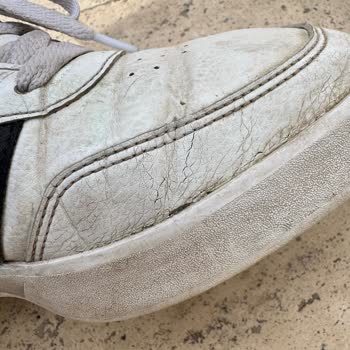 Adidas Ayakkabıda Kısa Sürede Açılan Yanlar Ve Değişim Reddi