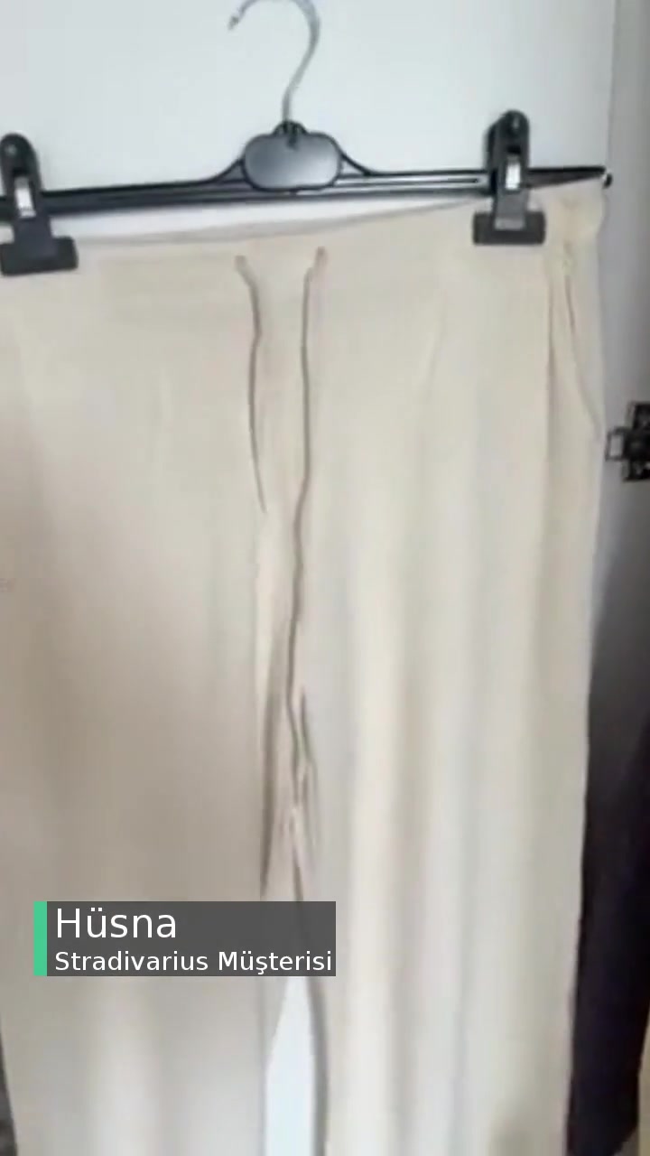 Stradivarius Ürünün Tek Paçası Kısaldı videonun kapak resmi