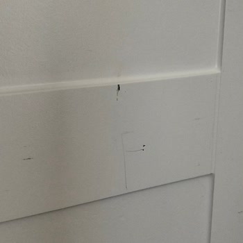 Eksik Kulplar Ve Çizik Gardırop Ürünü İçin Hızlı Çözüm Bekleniyor