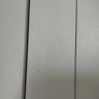 Eksik Kulplar Ve Çizik Gardırop Ürünü İçin Hızlı Çözüm Bekleniyor