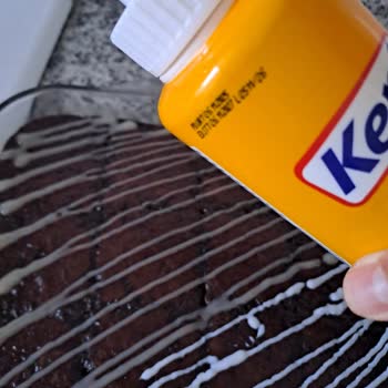 Kent Boringer Beyaz Çikolatalı Sosun Son Kullanma Tarihi Geçmiş Olması