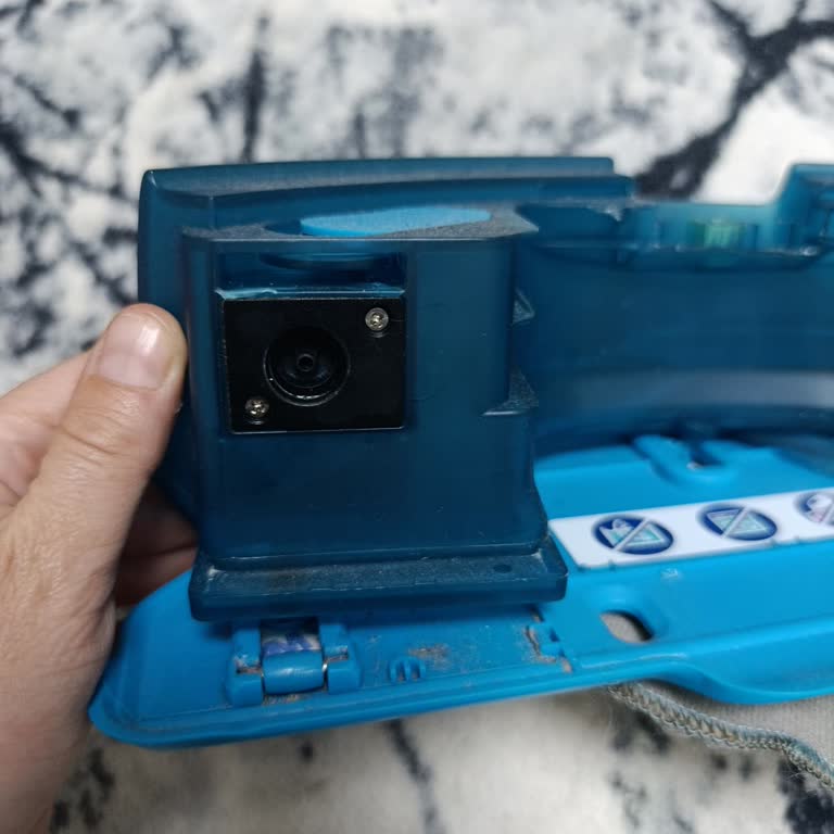 Philips Temizlik Robotunda Su Tankı Erken Kırıldı, Ücretsiz Değişim İstendi