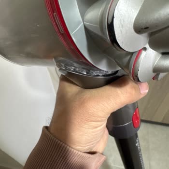 Garanti Reddi Ve Çözümsüz Arızalarla Dyson V8 Süpürge