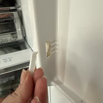 Vestel Buzdolabının Kapak Rafı Kırıldı, Ücretsiz Değişim Talebi