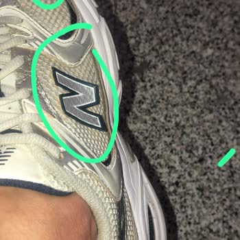 Ayıplı Sneakers Üzerindeki Yapıştırıcı Kısa Sürede Açıldı, Satıcı Kullanıcı Hatası Diyerek Reddetti