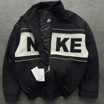 Defolu Nike Ceket Ve İletişimsizlik Nedeniyle Tam İade Talebi